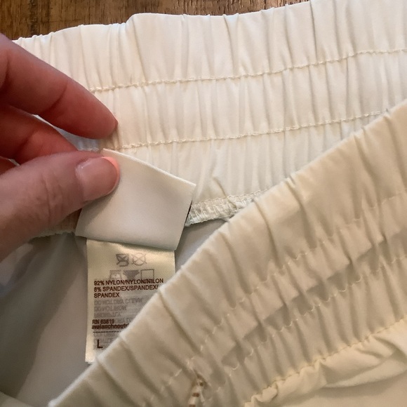 NWT Avalanche Cargo Pocket Bungee Athletic Hiking Shorts Womens Sz Large - Picture 9 of 11